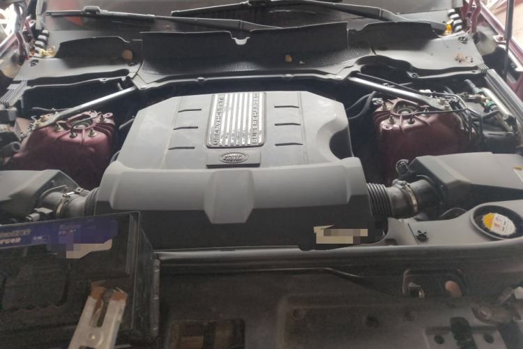 Used Land Rover Discovery 2018 3.0 SC V6 SE Engine Bay