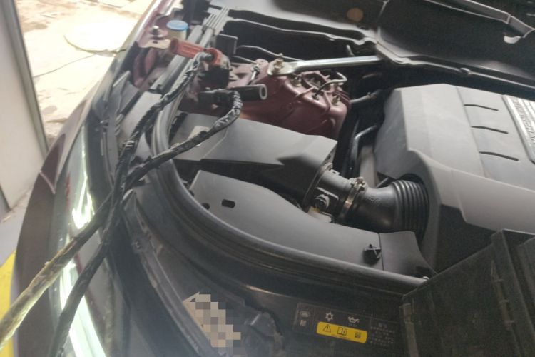 Used Land Rover Discovery 2018 3.0 SC V6 SE Engine Bay Right
