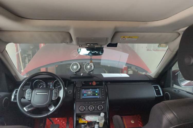 Used Land Rover Discovery 2018 3.0 SC V6 SE Headliner
