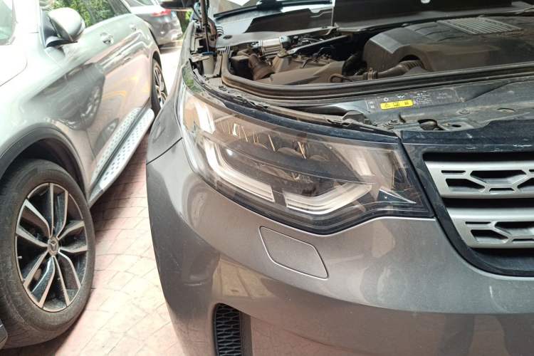 Used Land Rover Discovery 2018 3.0 SC V6 SE Right Front Headlight