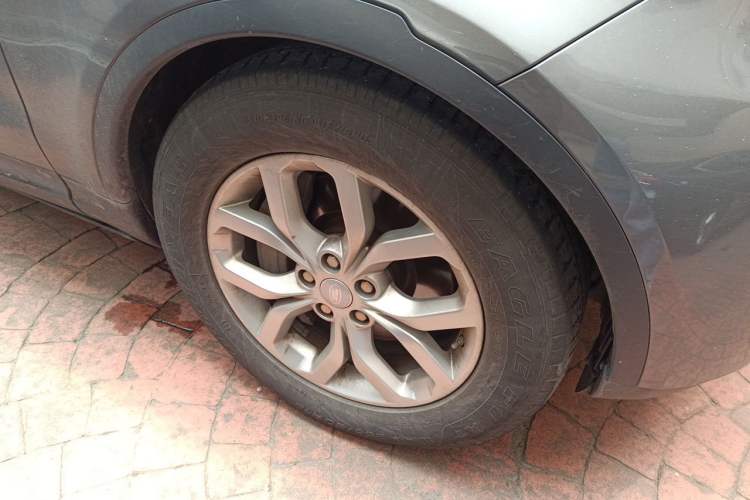 Used Land Rover Discovery 2018 3.0 SC V6 SE Right Front Wheel Hub
