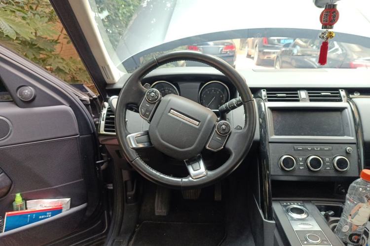 Used Land Rover Discovery 2018 3.0 SC V6 SE Steering Wheel