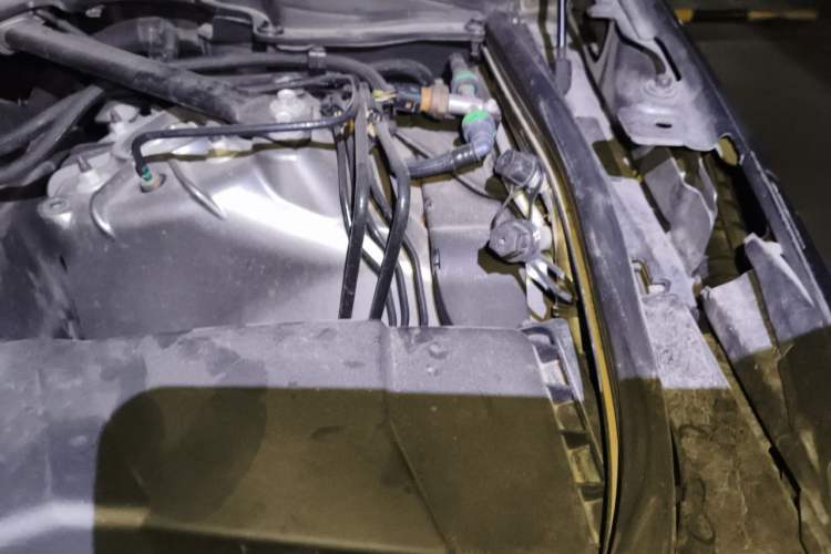 Used Land Rover Discovery 2018 3.0 SC V6 SE Engine Bay Left