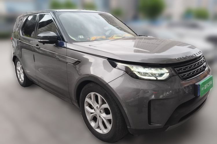 Used Land Rover Discovery 2018 2.0T SE Front Right 45 Deg