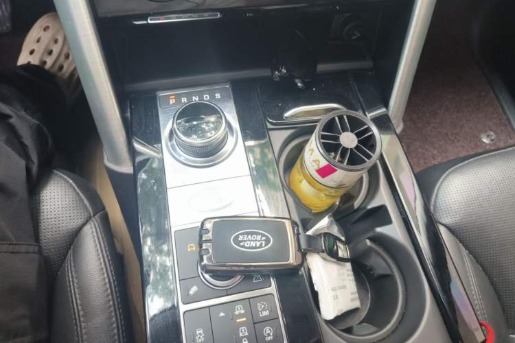 Used Land Rover Discovery 2018 3.0 SC V6 HSE Gear Lever
