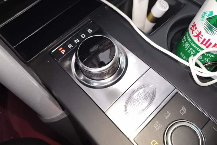 Used Land Rover Discovery 2018 2.0T SE Gear Lever