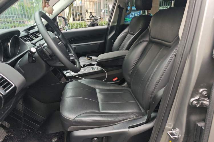 Used Land Rover Discovery 2018 3.0 SC V6 SE Left Front Seat