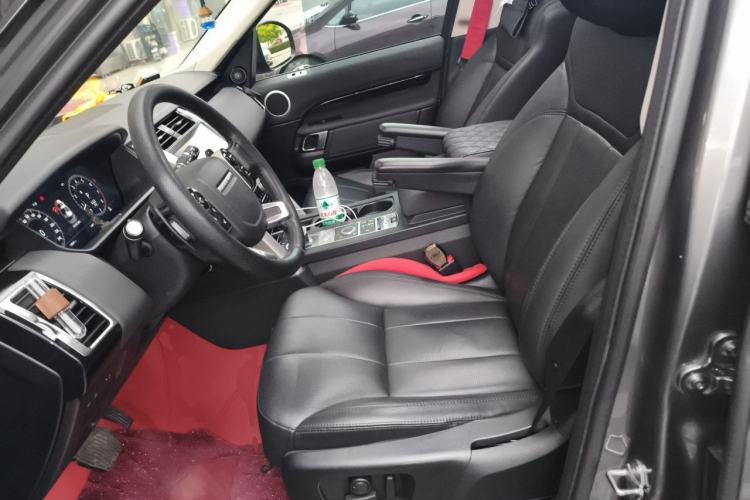 Used Land Rover Discovery 2018 2.0T SE Left Front Seat