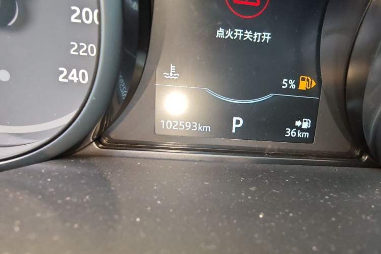 Used Land Rover Discovery 2018 3.0 SC V6 SE Odometer Close Up