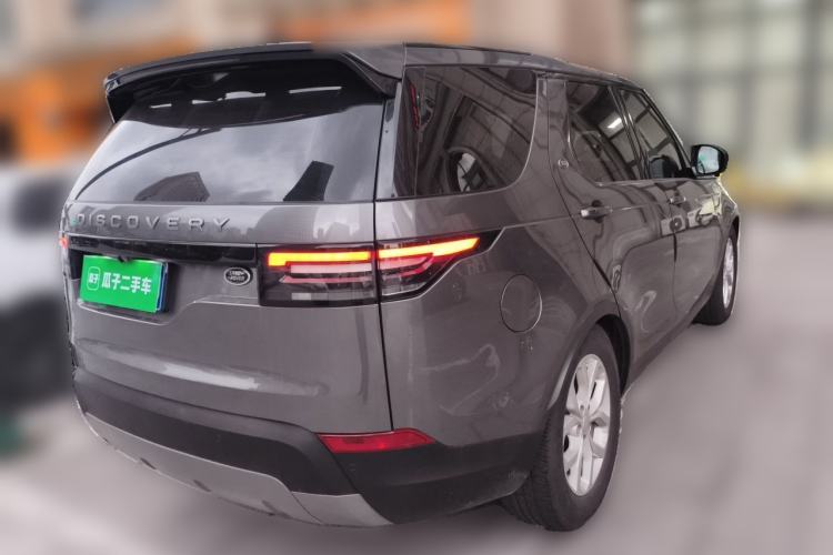 Used Land Rover Discovery 2018 2.0T SE Rear Right 45 Deg