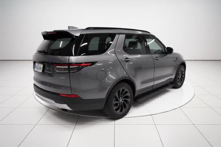 Used Land Rover Discovery 2018 3.0 SC V6 SE Rear Right 45 Deg