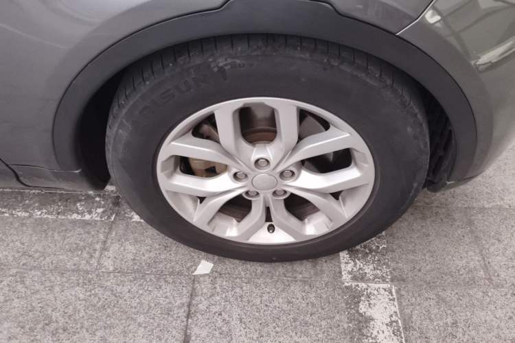 Used Land Rover Discovery 2018 2.0T SE Right Front Wheel Hub