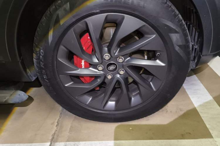 Used Land Rover Discovery 2018 3.0 SC V6 SE Right Front Wheel Hub