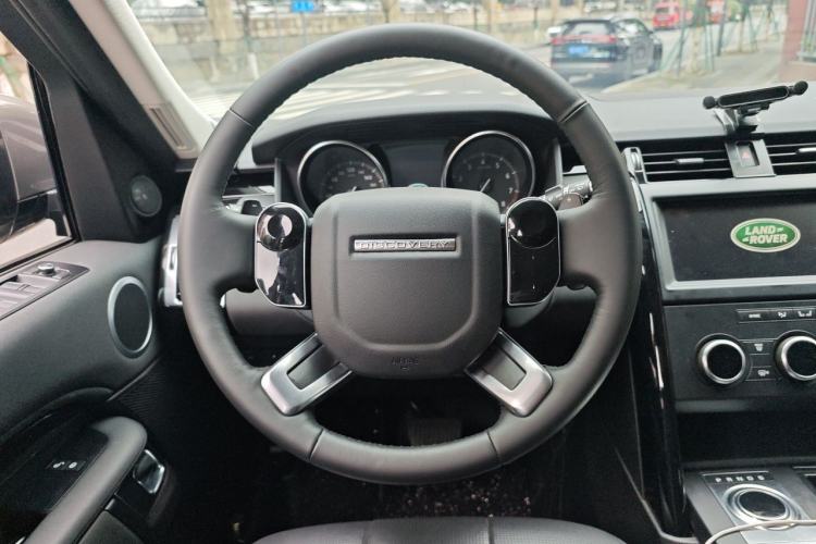 Used Land Rover Discovery 2018 3.0 SC V6 SE Steering Wheel