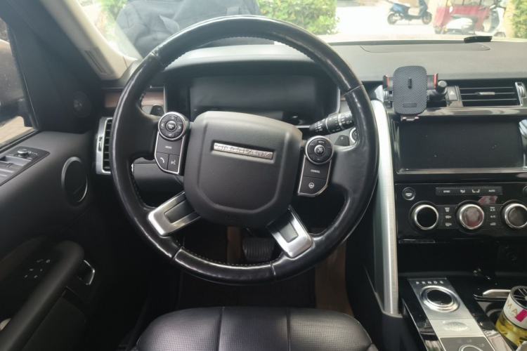 Used Land Rover Discovery 2018 3.0 SC V6 HSE Steering Wheel