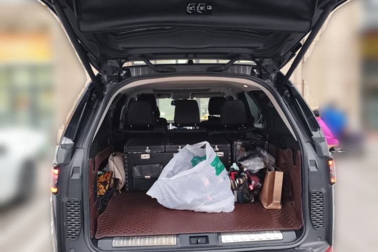 Used Land Rover Discovery 2018 2.0T SE Trunk