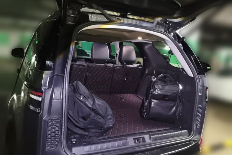 Used Land Rover Discovery 2018 3.0 SC V6 SE Trunk