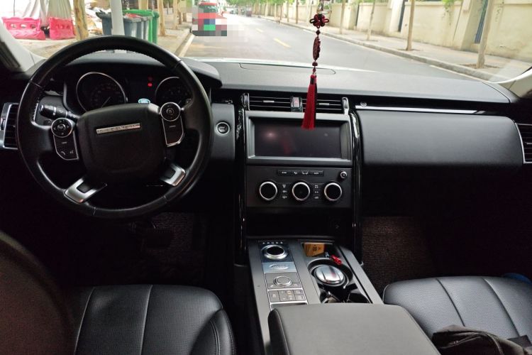 Used Land Rover Discovery 2018 3.0 SC V6 SE Center Console
