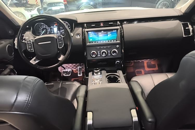 Used Land Rover Discovery 2018 2.0T Special Edition Center Console