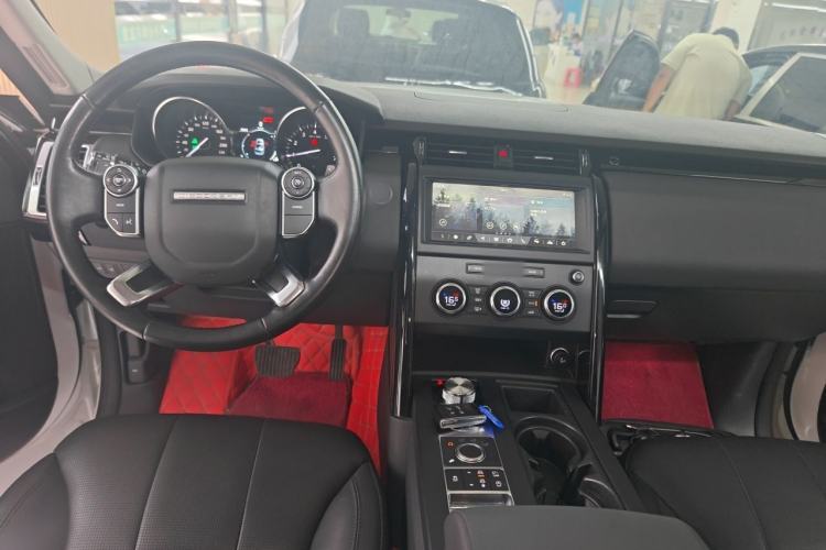 Used Land Rover Discovery 2018 2.0T SE Center Console