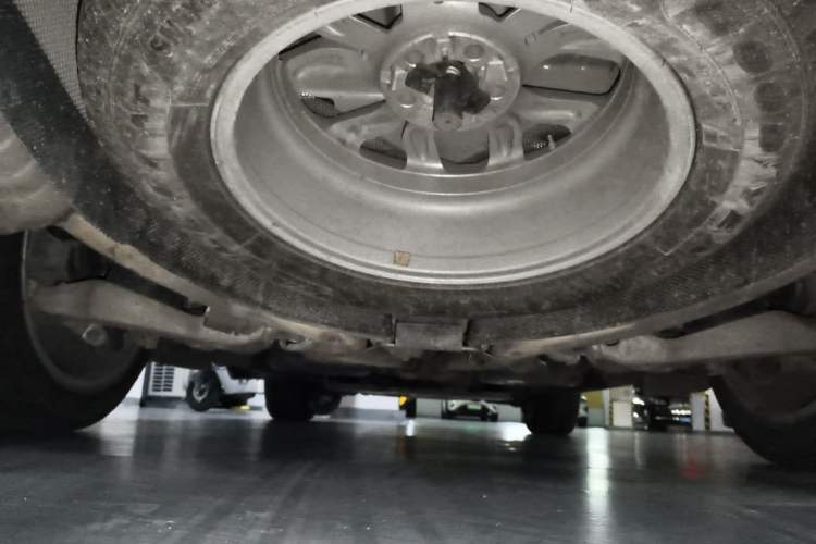 Used Land Rover Discovery 2018 2.0T SE Chassis Rear