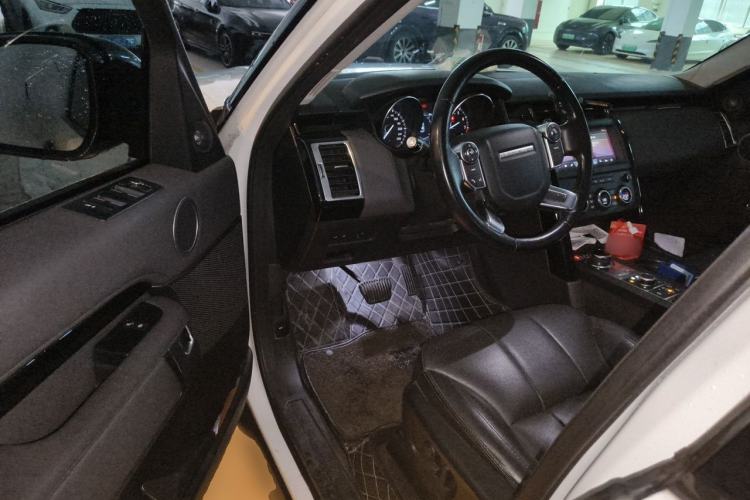 Used Land Rover Discovery 2018 3.0 SC V6 SE Driver Seat
