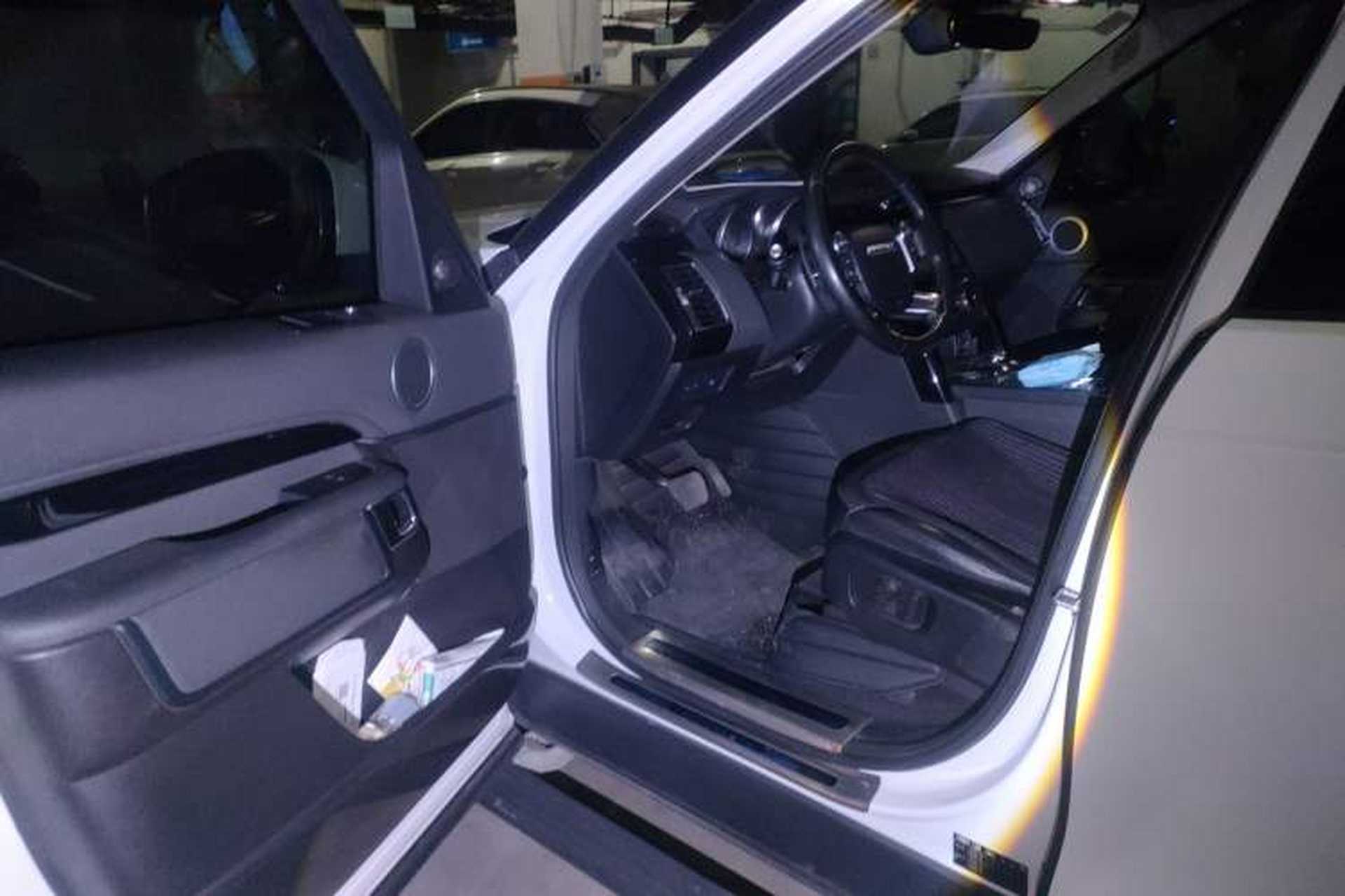 Used Land Rover Discovery 2018 3.0 SC V6 SE Driver Seat