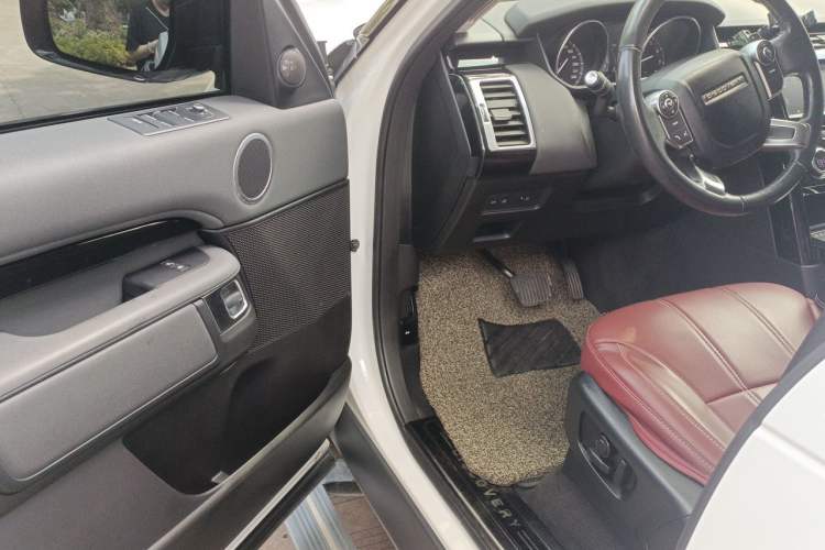 Used Land Rover Discovery 2018 3.0 SC V6 SE Driver Seat