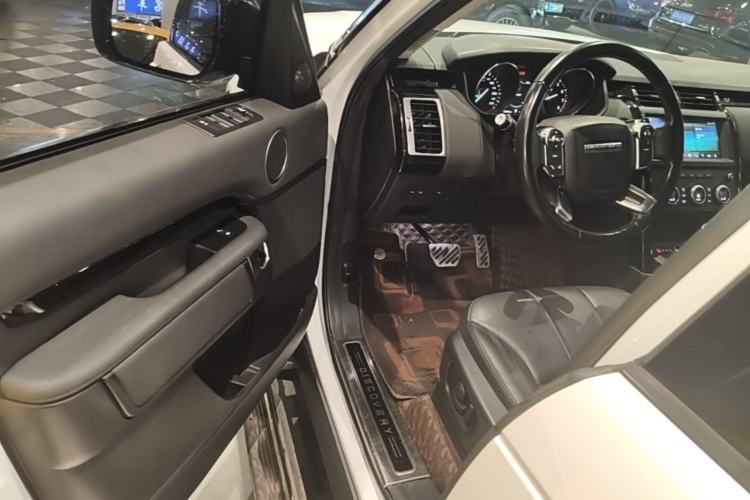 Used Land Rover Discovery 2018 2.0T Special Edition Driver Seat