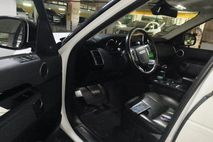 Used Land Rover Discovery 2018 2.0T SE Driver Seat