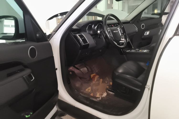 Used Land Rover Discovery 2018 2.0T SE Driver Seat