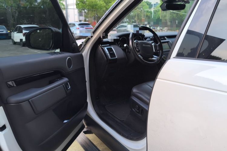 Used Land Rover Discovery 2018 2.0T SE Driver Seat