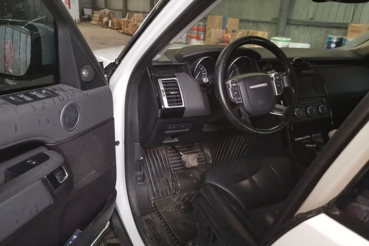 Used Land Rover Discovery 2018 3.0 SC V6 SE Driver Seat