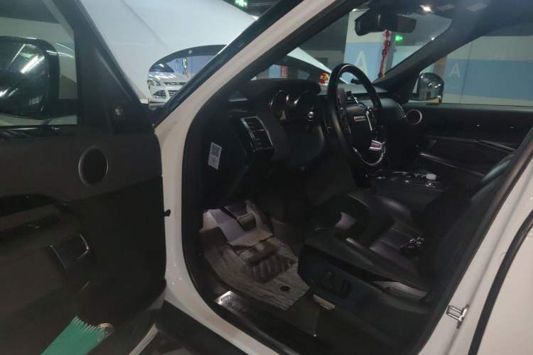 Used Land Rover Discovery 2018 3.0 SC V6 SE Driver Seat