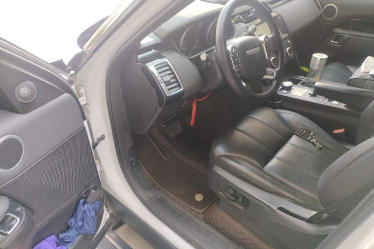 Used Land Rover Discovery 2018 3.0 SC V6 SE Driver Seat