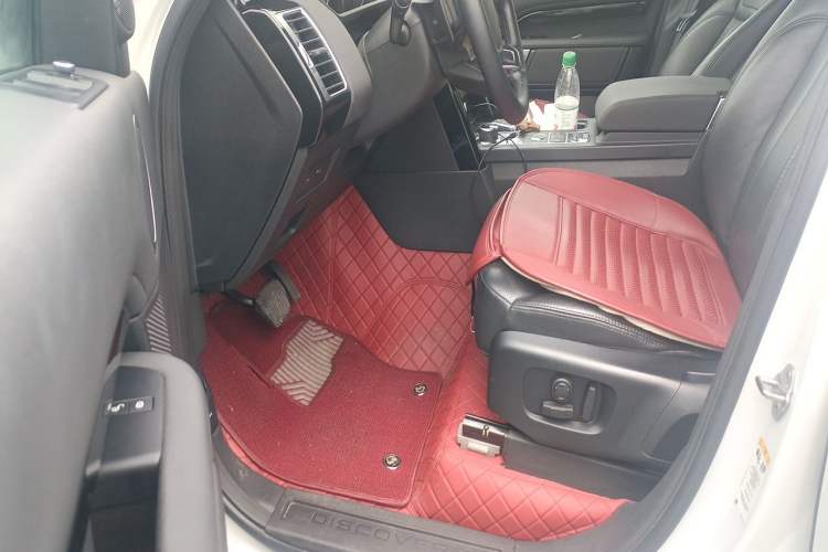 Used Land Rover Discovery 2018 3.0 SC V6 SE Driver Seat