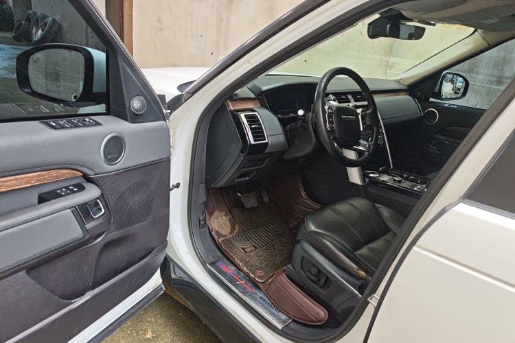 Used Land Rover Discovery 2018 3.0 SC V6 HSE Driver Seat