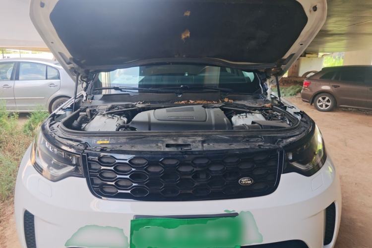 Used Land Rover Discovery 2018 2.0T SE Engine Bay