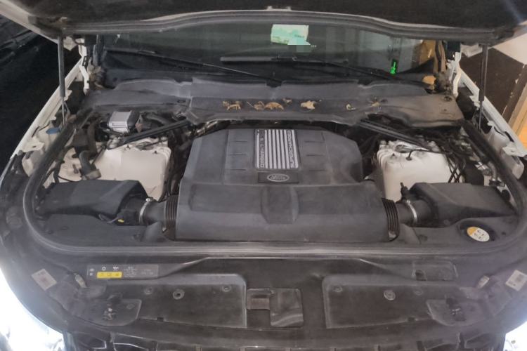 Used Land Rover Discovery 2018 3.0 SC V6 SE Engine Bay