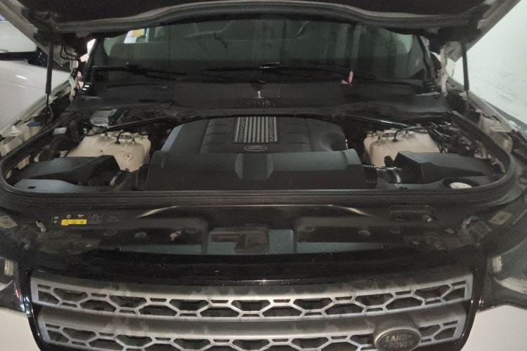 Used Land Rover Discovery 2018 3.0 SC V6 HSE Engine Bay
