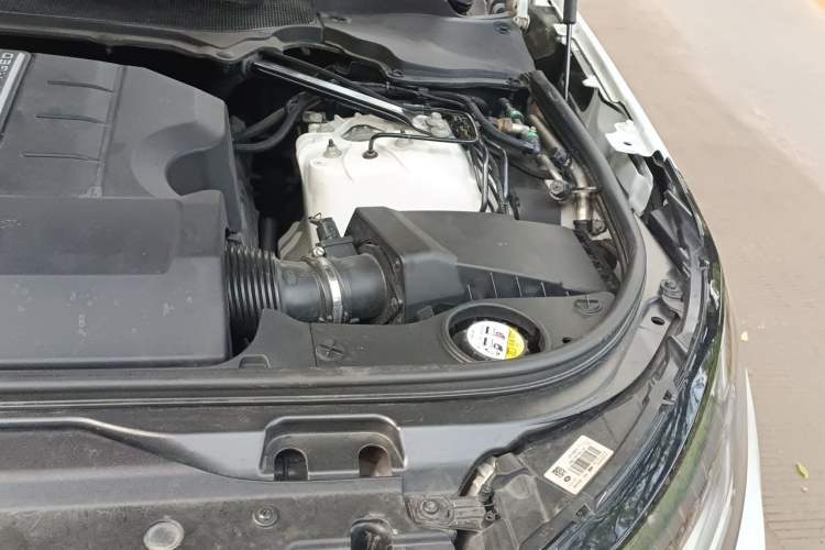 Used Land Rover Discovery 2018 3.0 SC V6 SE Engine Bay Left