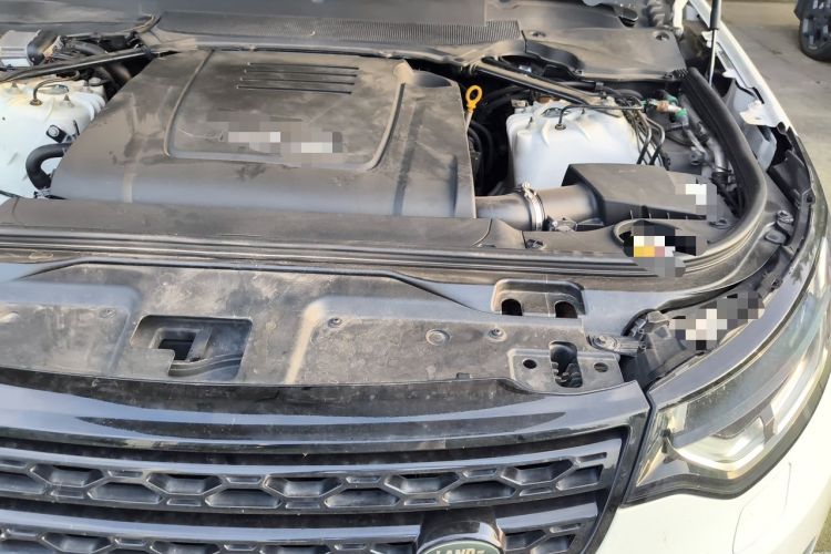 Used Land Rover Discovery 2018 2.0T SE Engine Bay Left