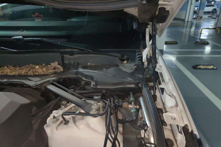 Used Land Rover Discovery 2018 3.0 SC V6 SE Engine Bay Left