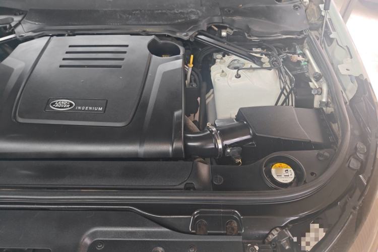 Used Land Rover Discovery 2018 2.0T SE Engine Bay Left