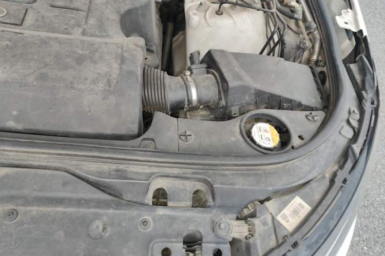 Used Land Rover Discovery 2018 3.0 SC V6 SE Engine Bay Left