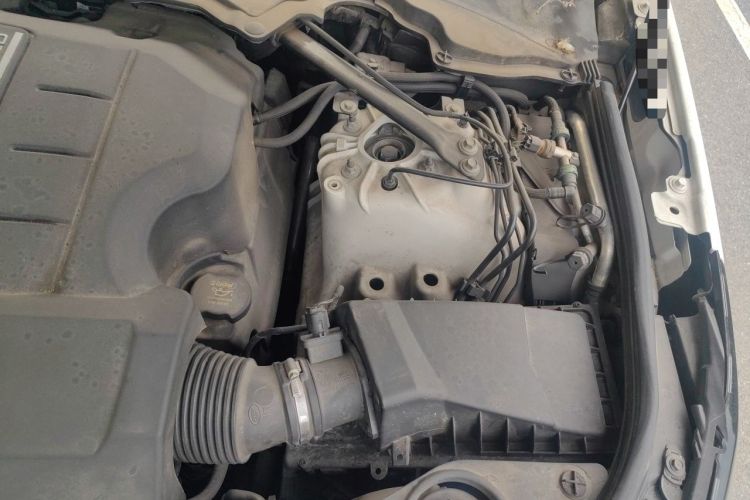 Used Land Rover Discovery 2018 3.0 SC V6 HSE Engine Bay Left