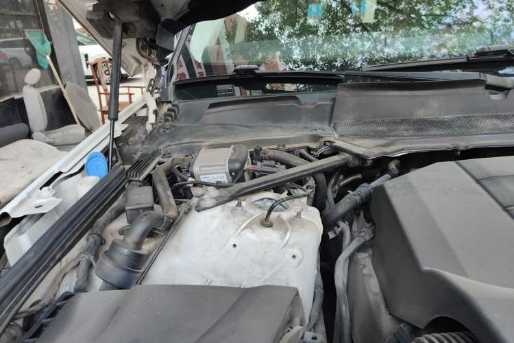 Used Land Rover Discovery 2018 3.0 SC V6 SE Engine Bay Right