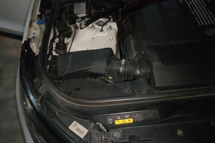 Used Land Rover Discovery 2018 3.0 SC V6 SE Engine Bay Right