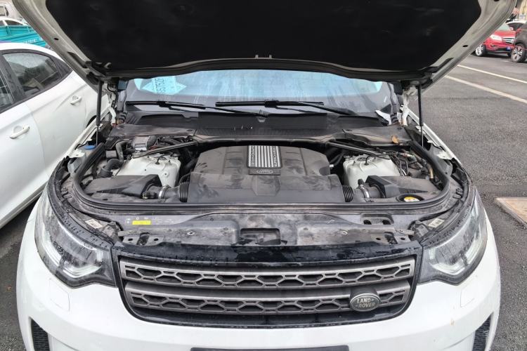 Used Land Rover Discovery 2018 3.0 SC V6 SE Engine Bay