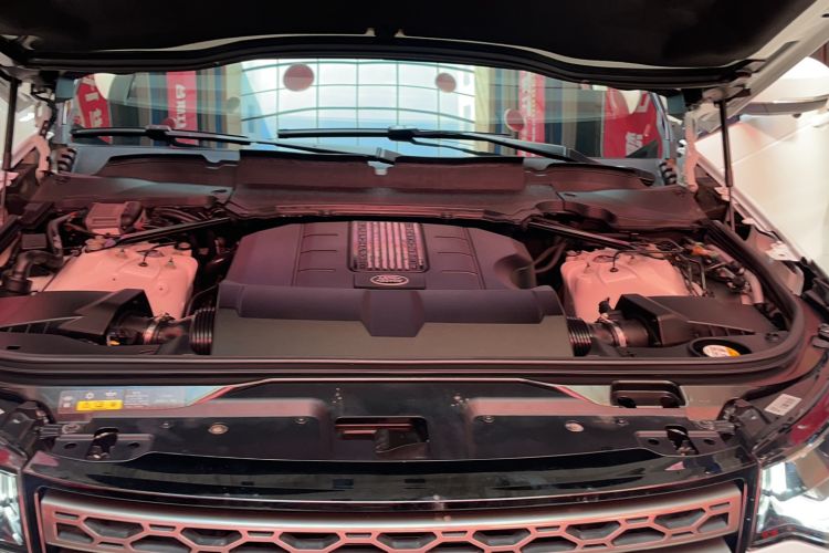 Used Land Rover Discovery 2018 3.0 SC V6 SE Engine Bay